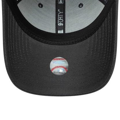 Pictured is this MLB Metallic Outline New York Yankees 9FORTY cap in charcoal. 5