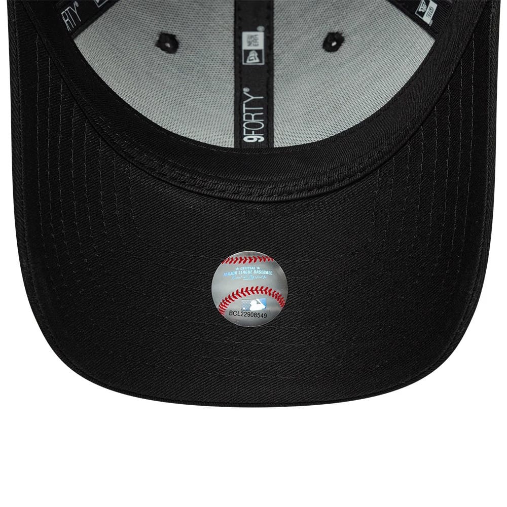 Pictured is this MLB Metallic Outline LA Dodgers 9FORTY cap in black. 5