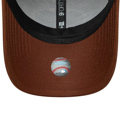Pictured is this MLB Patch Detroit Tigers 9FORTY cap in brown. 5