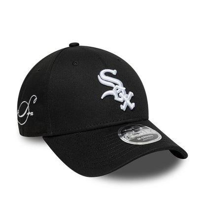 Pictured is this MLB Side Script Chicago White Sox 9FORTY M-Crown cap in black. 1
