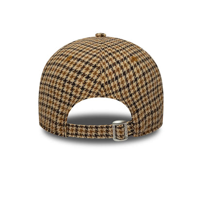 Pictured is this MLB Check New York Yankees 9TWENTY A-Frame cap in beige. 4