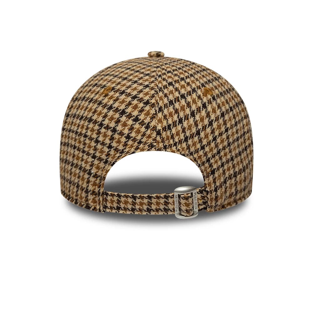Pictured is this MLB Check New York Yankees 9TWENTY A-Frame cap in beige. 4