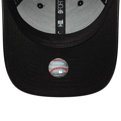 Pictured is this Womens MLB Diamante PU New York Yankees 9FORTY M-Crown cap in black. 5