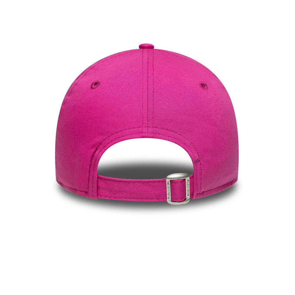 Pictured is this Youth MLB League Essential New York Yankees 9FORTY cap in bright pink. 4
