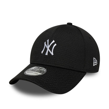 Pictured is this MLB Stretch Mesh New York Yankees 39THIRTY Stretch Fit cap in black. 1