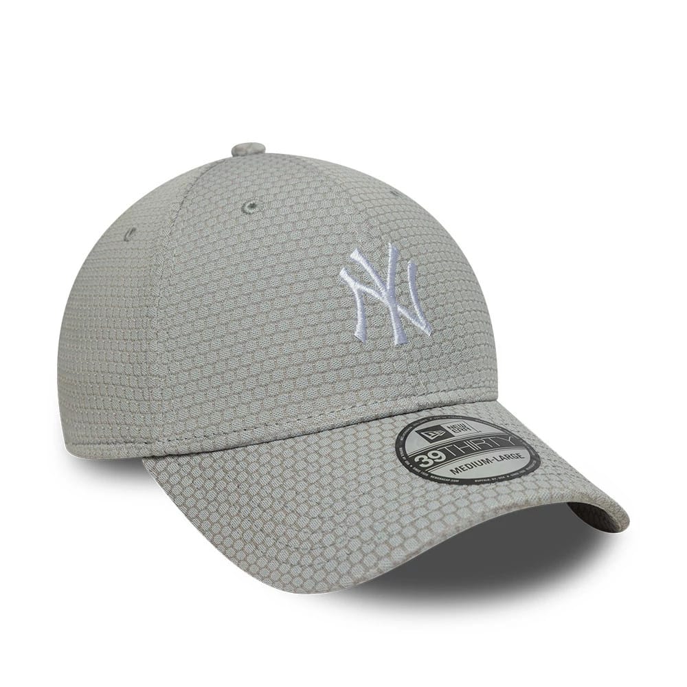Pictured is this MLB Stretch Mesh New York Yankees 39THIRTY Stretch Fit cap in grey. 3