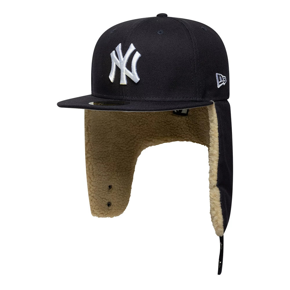 Pictured is this MLB World Series New York Yankees Dogear 59FIFTY Fitted cap in navy. 6