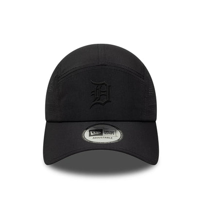 Pictured is this MLB Tech Midi Detroit Tigers Runner cap in black. 2