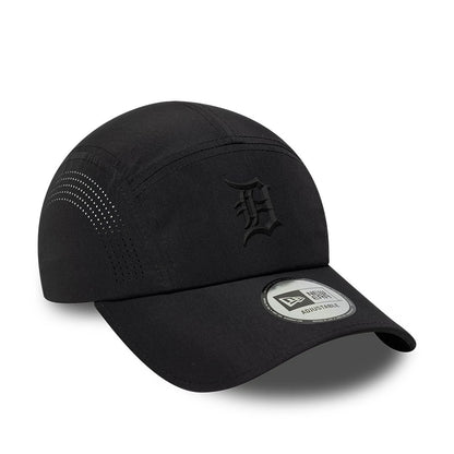 Pictured is this MLB Tech Midi Detroit Tigers Runner cap in black. 3