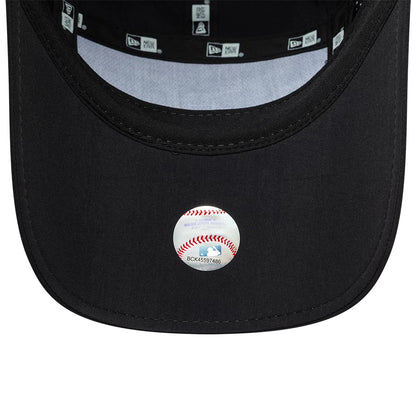 Pictured is this MLB Tech Midi Detroit Tigers Runner cap in black. 5