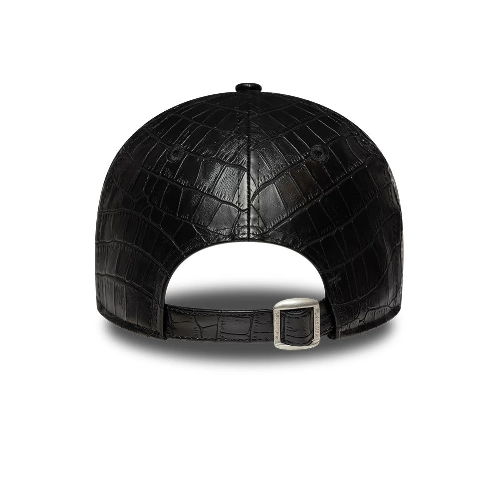 Pictured is this Womens MLB Pattern PU New York Yankees 9FORTY cap in black. 4