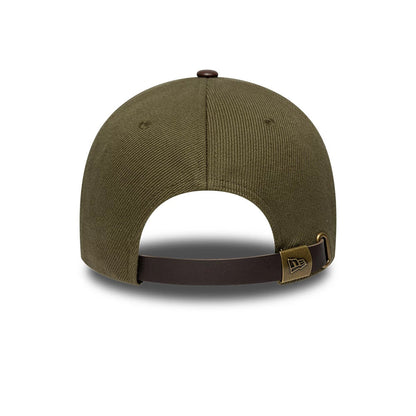Pictured is this New Era Leather Visor 9FORTY M-Crown cap in dark brown. 4
