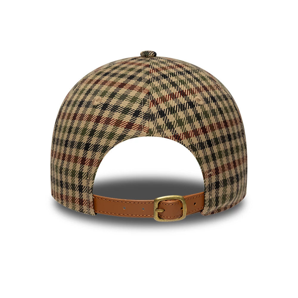 Pictured is this MLB Check New York Yankees 9TWENTY cap in beige. 4