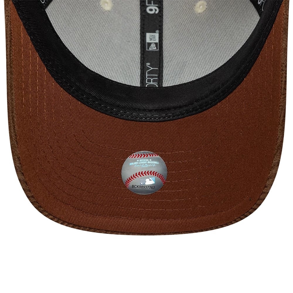 Pictured is this MLB Cord New York Yankees 9FORTY M-Crown cap in cream. 5