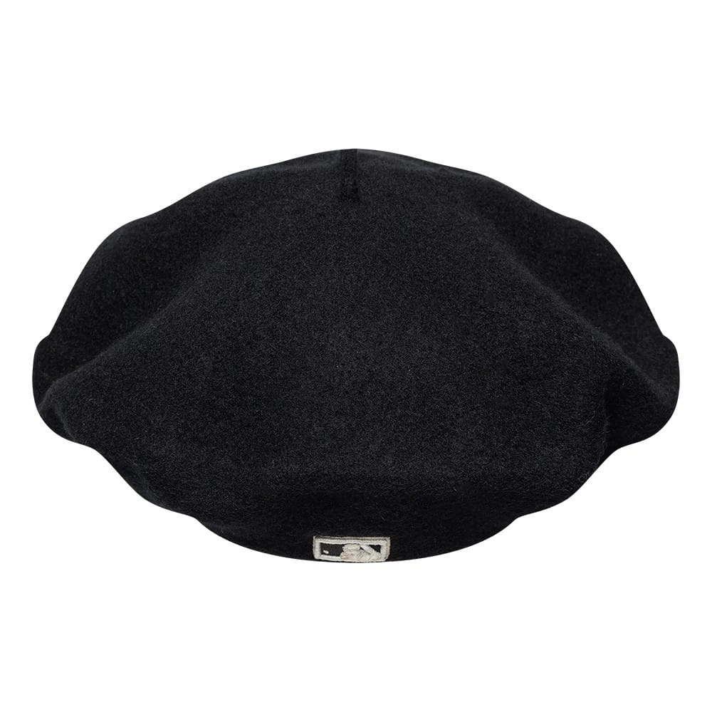 Pictured is this MLB Cooperstown Pin New York Yankees Beret in black. 4
