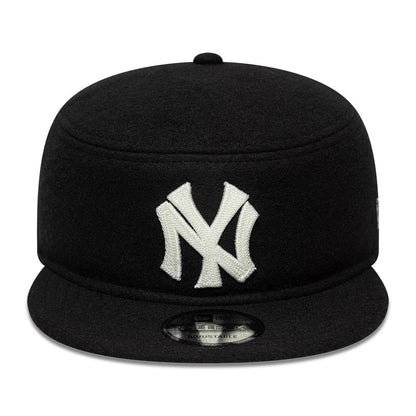 Pictured is this MLB Cooperstown Pin New York Yankees Pillbox Adjustable cap in black. 2