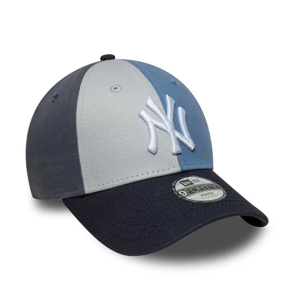 Pictured is this Youth MLB Colourblock New York Yankees 9FORTY cap in navy. 3