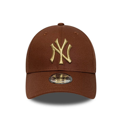 Pictured is this Youth MLB Metallic New York Yankees 9FORTY cap in brown. 2