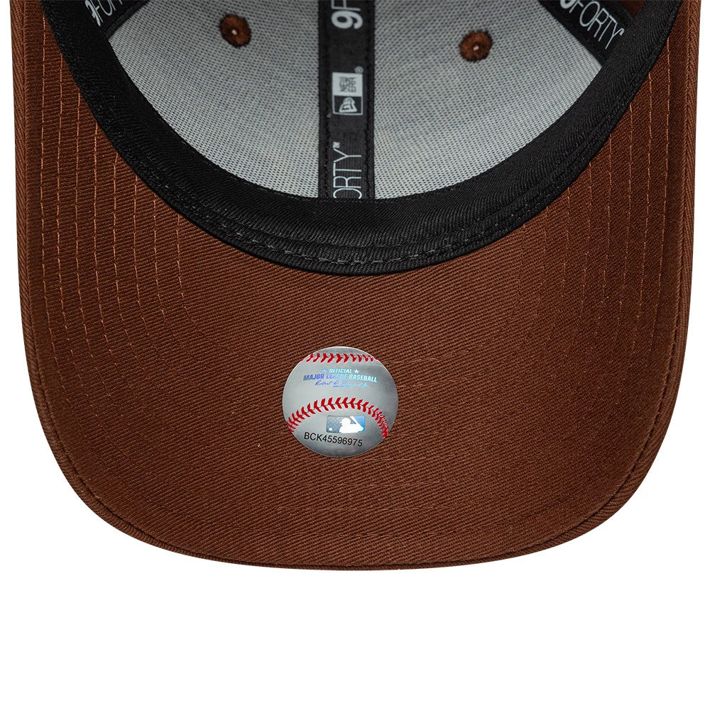 Pictured is this Youth MLB Metallic New York Yankees 9FORTY cap in brown. 5