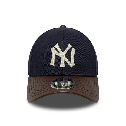 Pictured is this MLB Leather Visor New York Yankees 9FORTY M-Crown cap in dark brown. 2