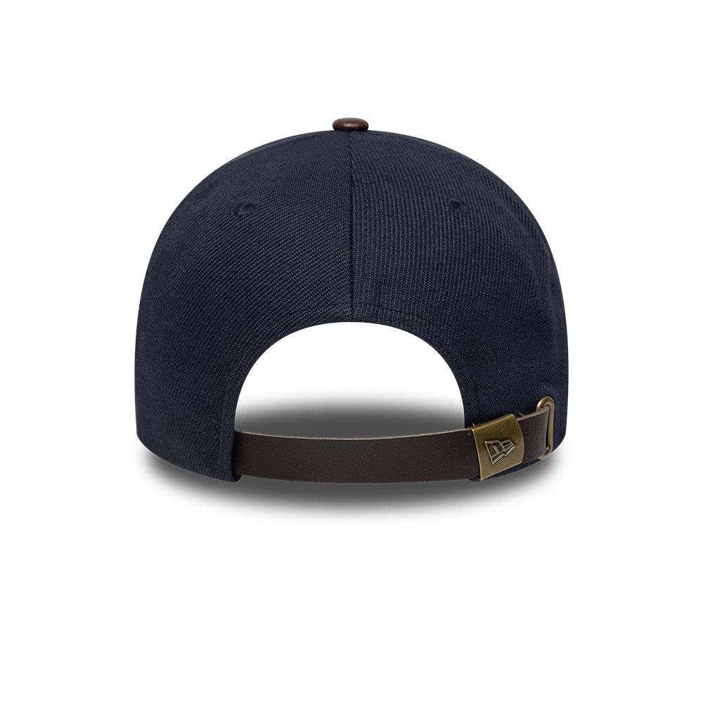 Pictured is this MLB Leather Visor New York Yankees 9FORTY M-Crown cap in dark brown. 4