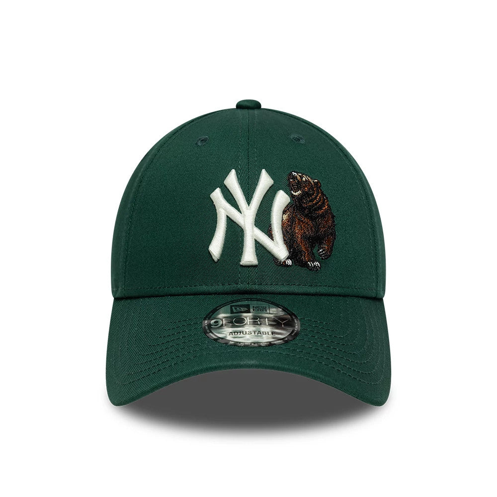 Pictured is this MLB Outdoor Icon New York Yankees 9FORTY cap in dark green. 2