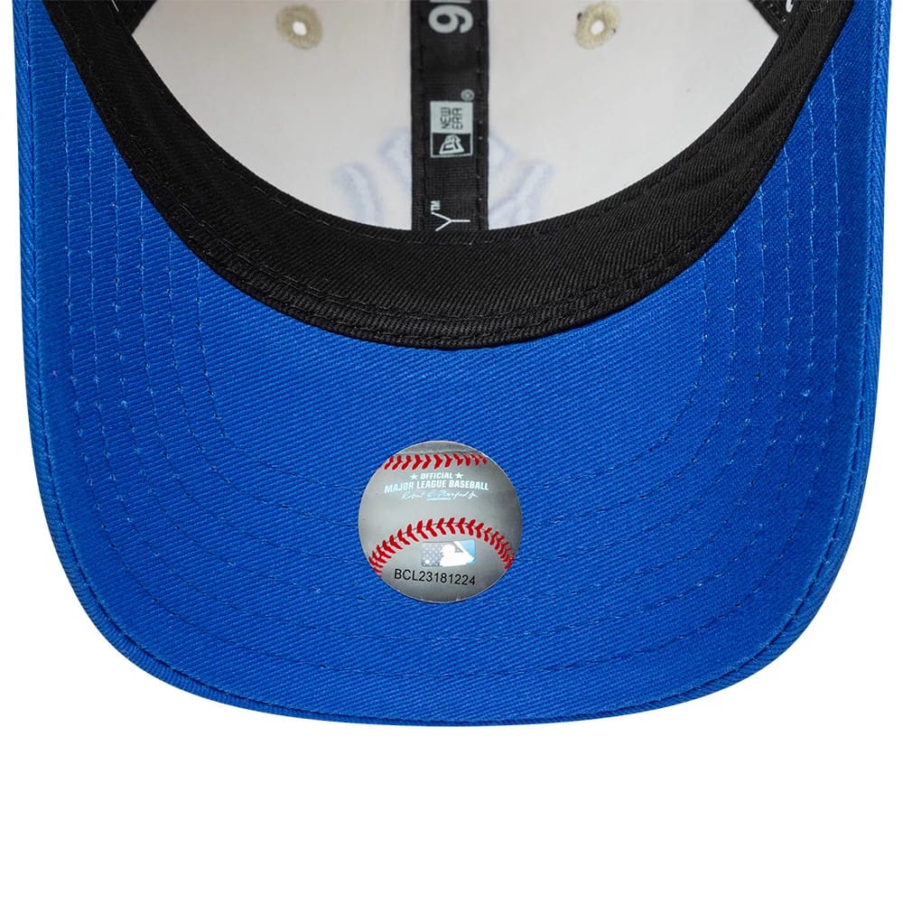 Pictured is this Toddler MLB League Essential New York Yankees 9FORTY cap in cream & blue. 5
