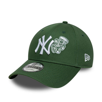 Pictured is this MLB Food Icon New York Yankees 9FORTY cap in dark green. 1