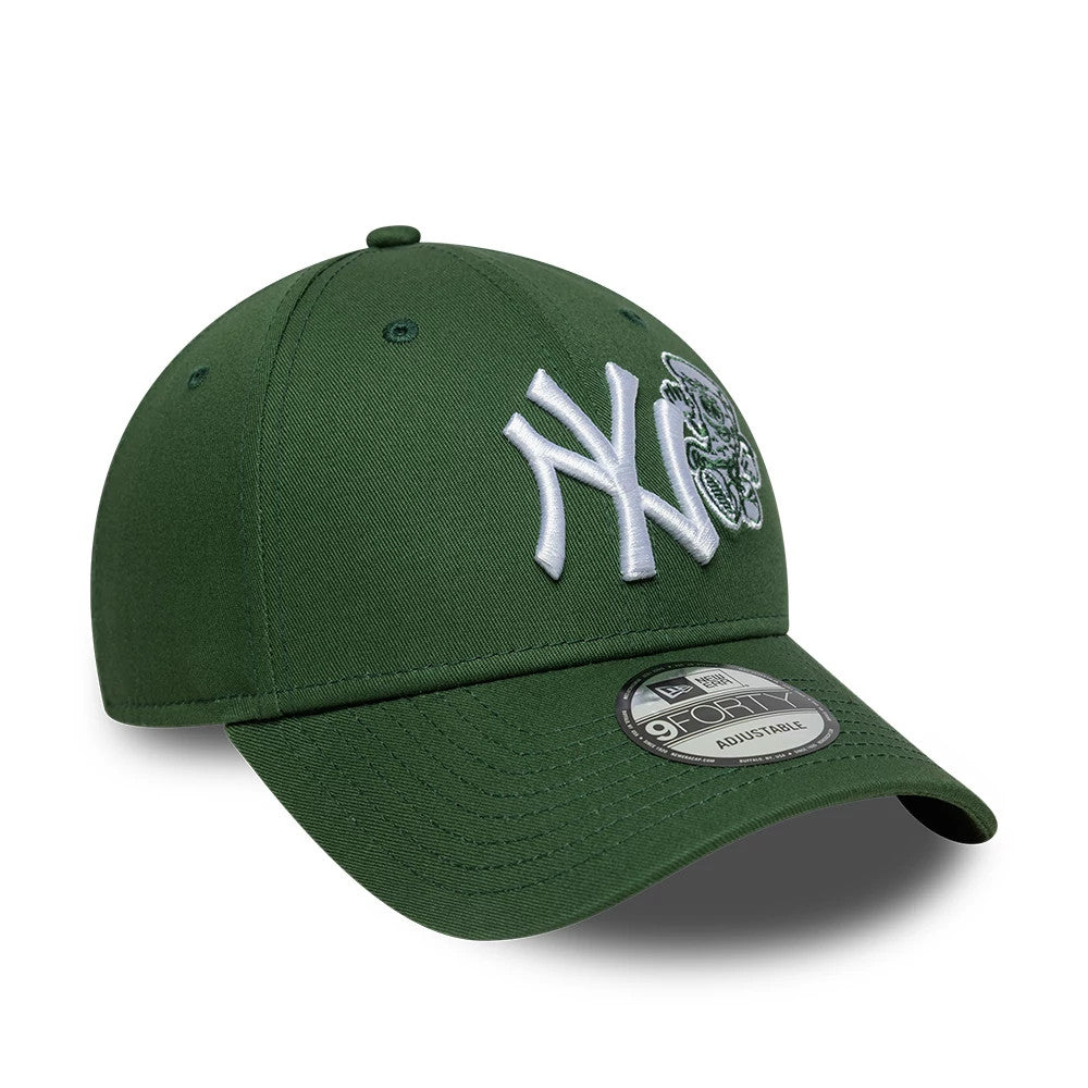Pictured is this MLB Food Icon New York Yankees 9FORTY cap in dark green. 3