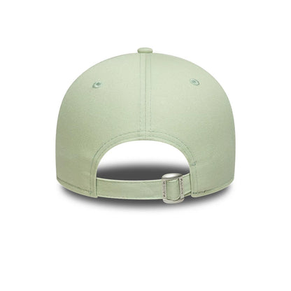 Pictured is this MLB League Essential LA Dodgers 9FORTY cap in pastel green. 4