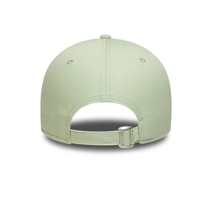 Pictured is this MLB League Essential LA Dodgers 9FORTY cap in pastel green. 4