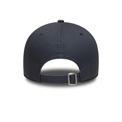 Pictured is this MLB League Essential New York Yankees 9FORTY cap in grey. 4