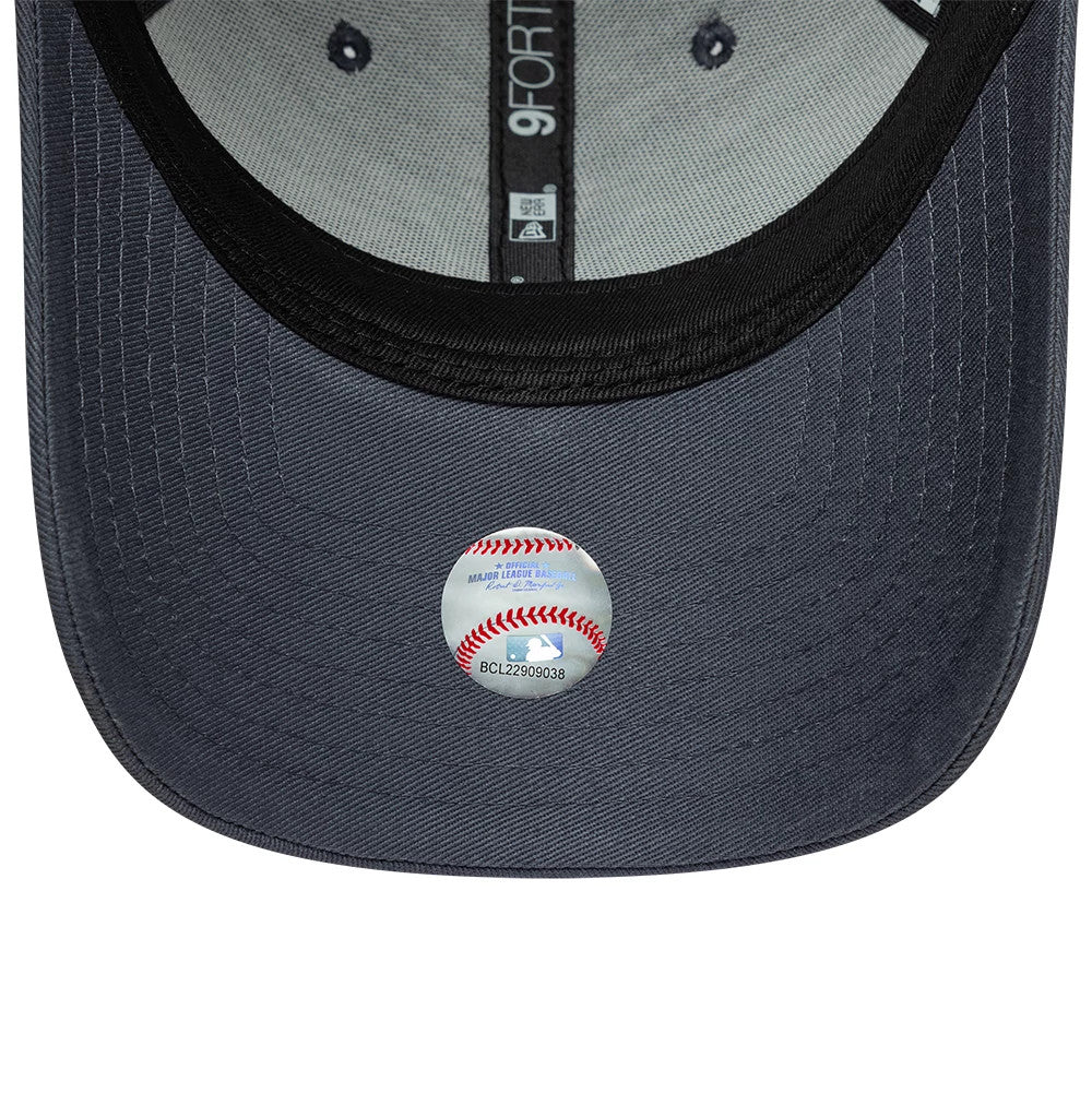 Pictured is this MLB League Essential New York Yankees 9FORTY cap in grey. 5
