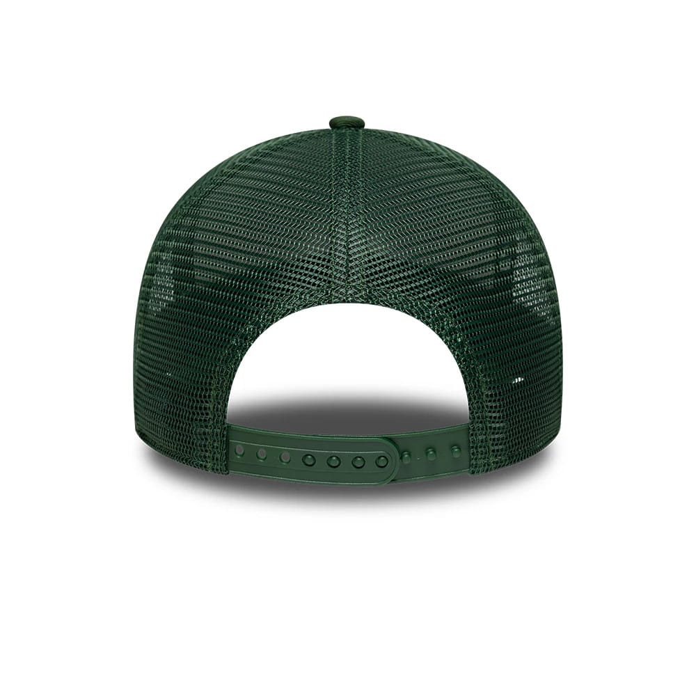 Pictured is this New Era Licence Plate 9FORTY A-Frame Trucker cap in dark green. 4