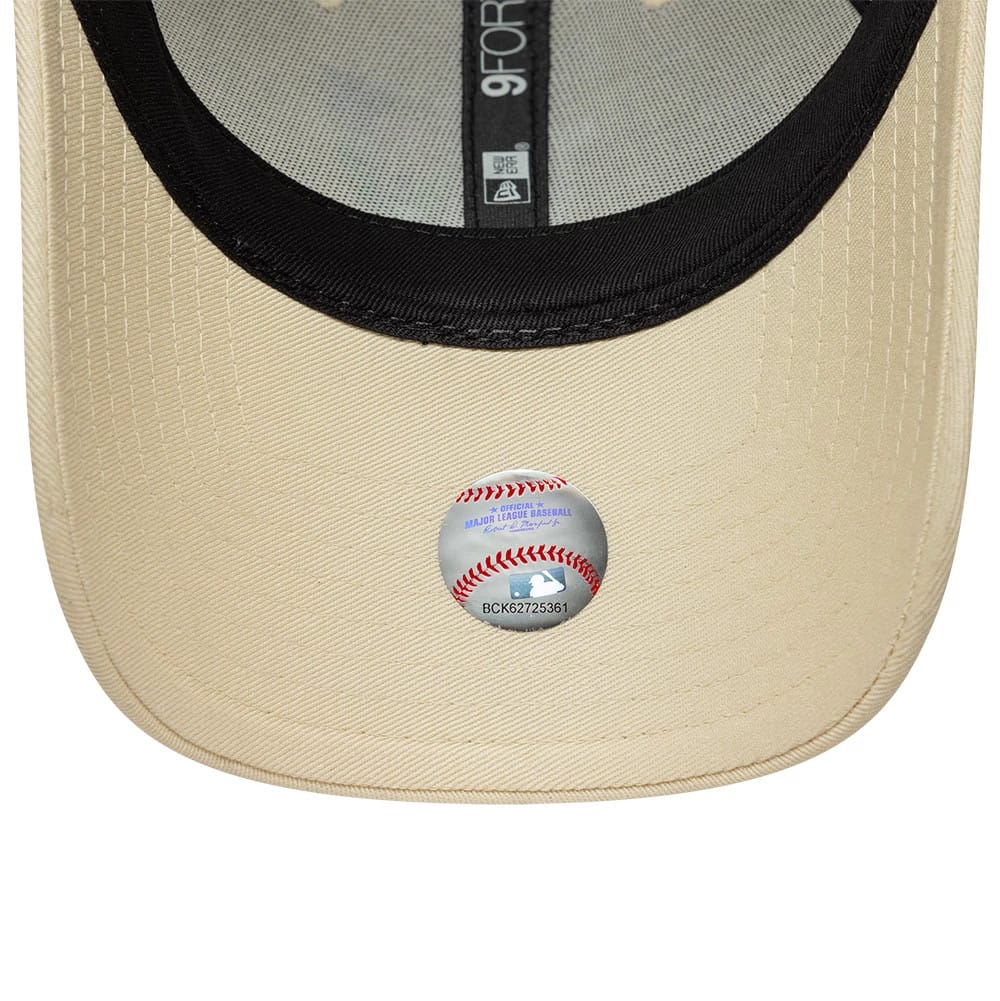 Pictured is this Womens MLB Flower Icon LA Dodgers 9FORTY cap in cream. 5