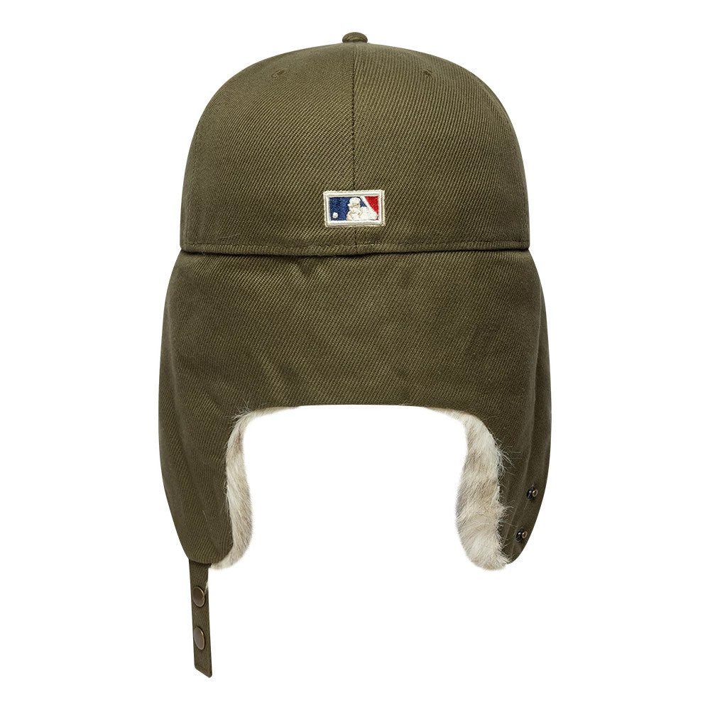 Pictured is this MLB Cotton Canvas New York Yankees Dogear 59FIFTY Fitted cap in dark green. 9