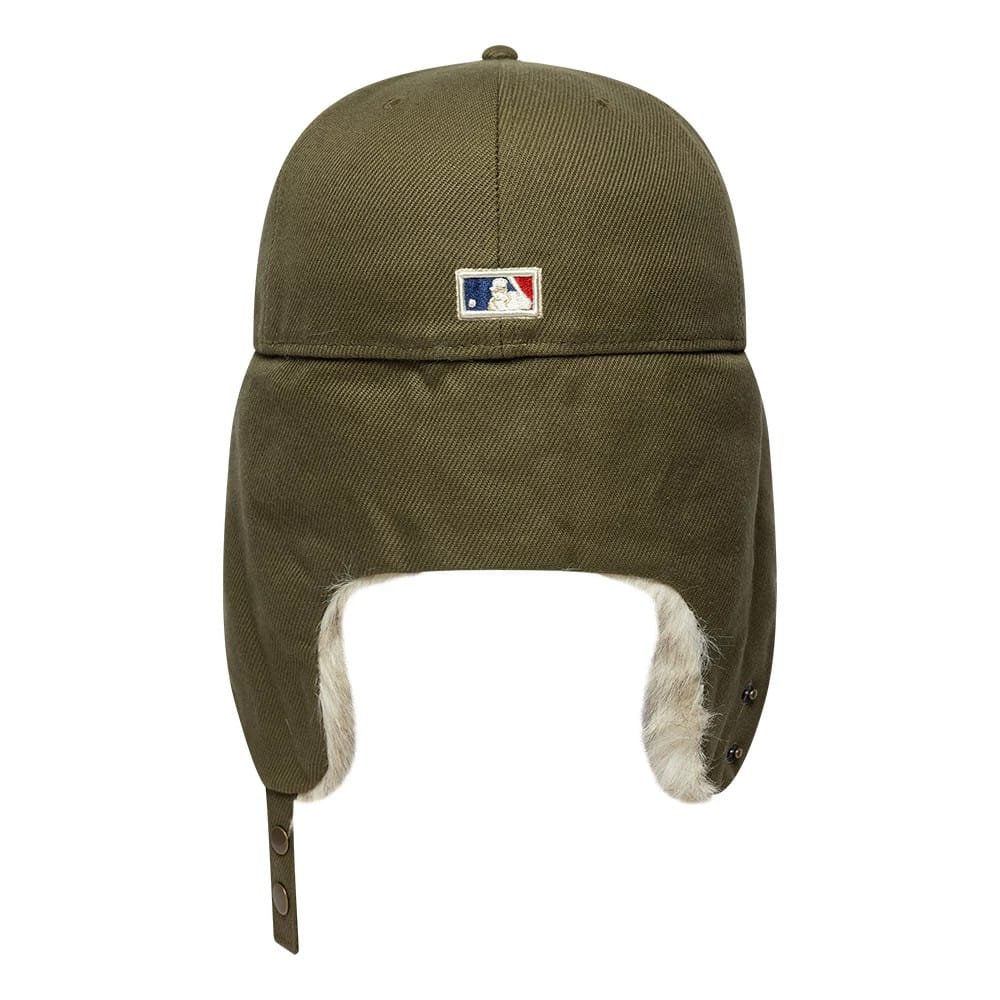 Pictured is this MLB Cotton Canvas New York Yankees Dogear 59FIFTY Fitted cap in dark green. 9