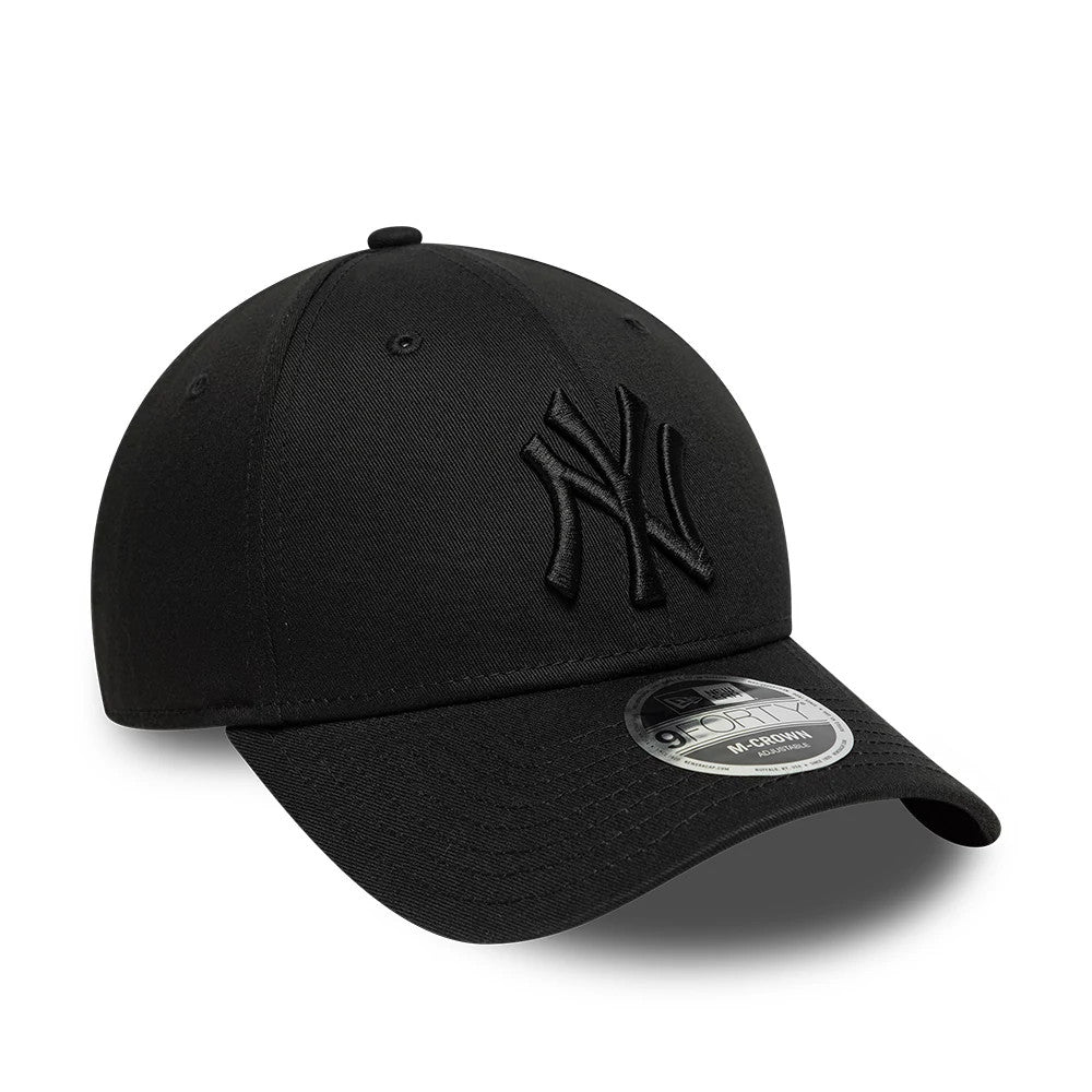 Pictured is this MLB New York Yankees 9FORTY M-Crown cap in black. 3