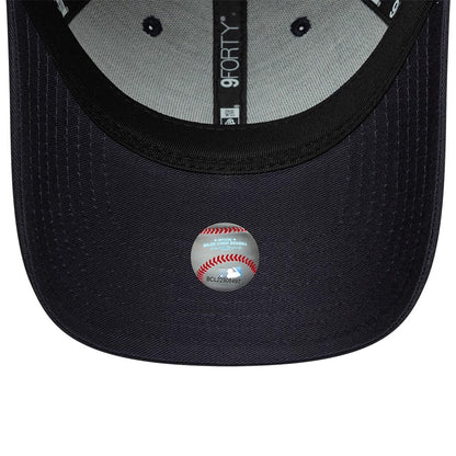Pictured is this MLB Metallic Outline New York Yankees 9FORTY cap in navy. 5