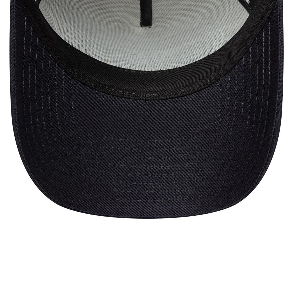 Pictured is this New Era Cali Licence Plate 9FORTY A-Frame Trucker cap in navy. 5