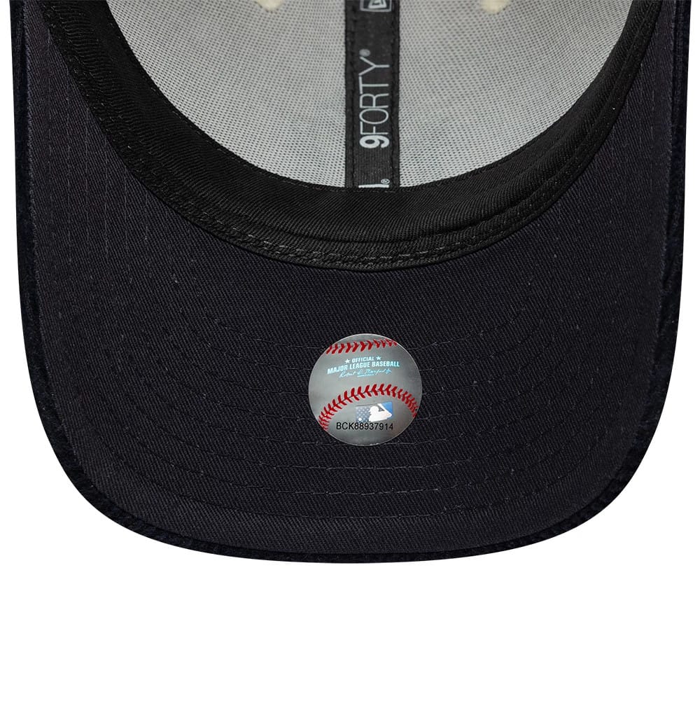 Pictured is this MLB Cord New York Yankees 9FORTY M-Crown cap in white. 5