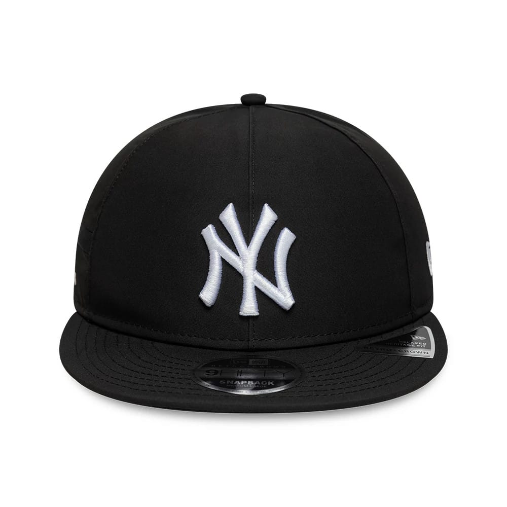 Pictured is this MLB X Gore-Tex New York Yankees Retro Crown 9FIFTY cap in black. 2