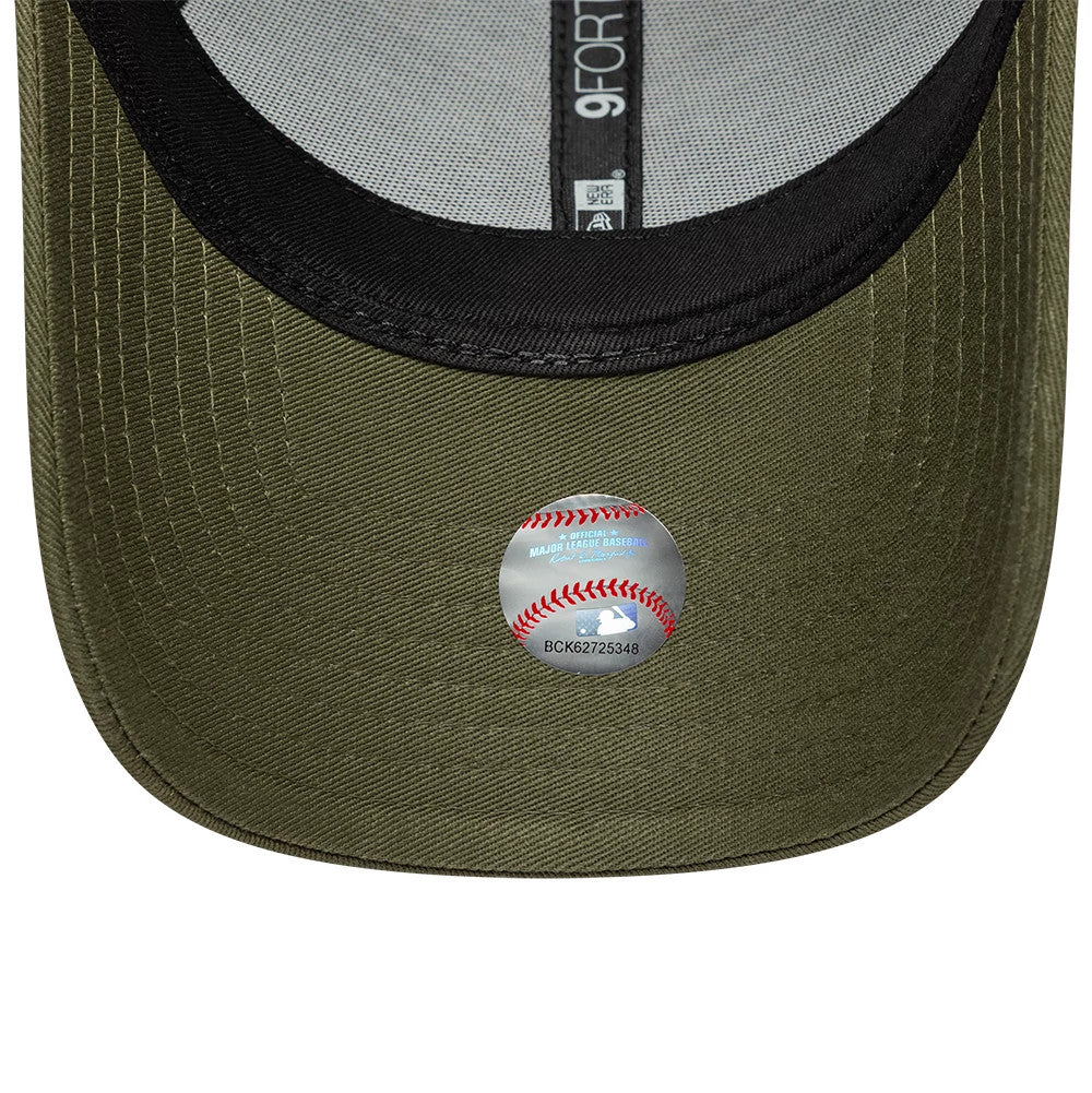 New York Yankees Womens MLB Tortoise Infill Green New Era 9FORTY Adjustable Cap, inside view showing a black sweatband, grey taping with a 9FORTY label, and a baseball-themed holographic sticker on the olive green undervisor.