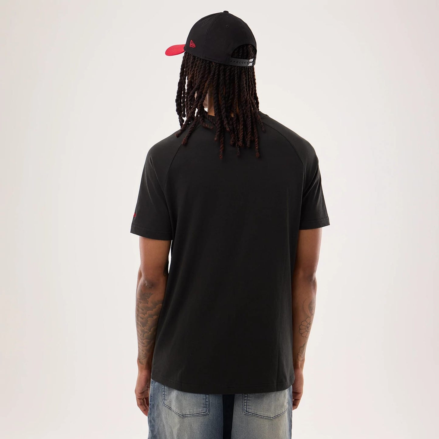 The model is wearing this NFL Sideline 2026 San Francisco 49ers T-Shirt in black. 2