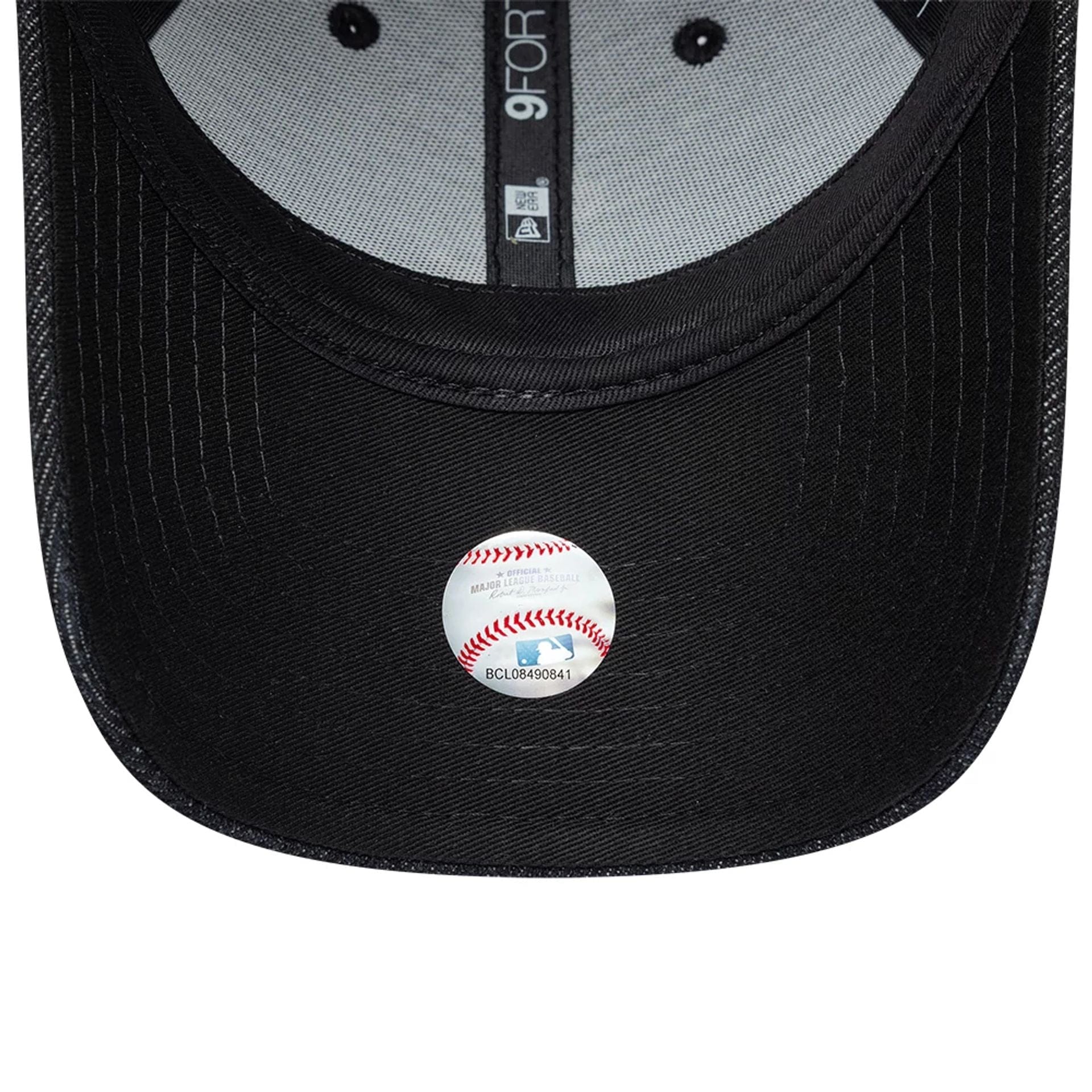Pictured is this Womens MLB Denim Chicago White Sox 9FORTY Bowback cap in black. 7