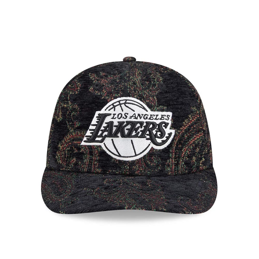 Pictured is this NBA Jacquard Chenille LA Lakers 59FIFTY Fitted cap in black. 3