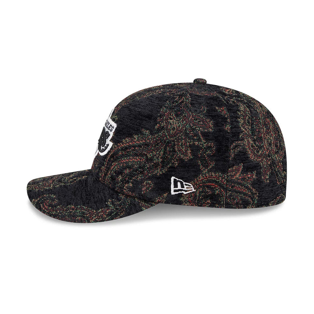 Pictured is this NBA Jacquard Chenille LA Lakers 59FIFTY Fitted cap in black. 5