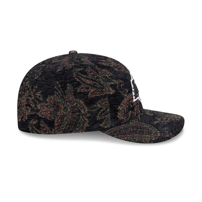 Pictured is this NBA Jacquard Chenille LA Lakers 59FIFTY Fitted cap in black. 6