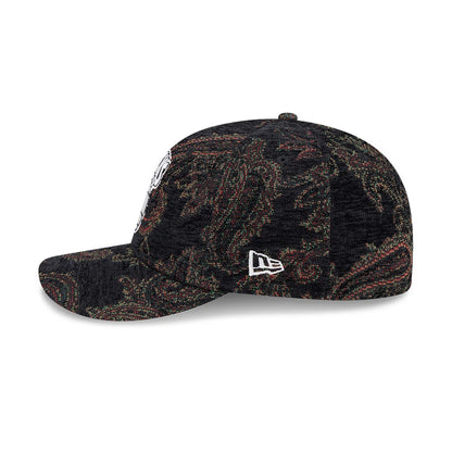 Pictured is this NBA Jacquard Chenille New York Knicks 59FIFTY Fitted cap in black. 6