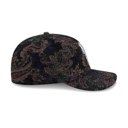Pictured is this NBA Jacquard Chenille New York Knicks 59FIFTY Fitted cap in black. 7